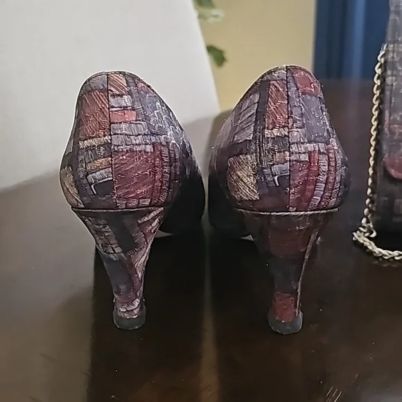 Life Stride Pumps - Picture 4 of 10